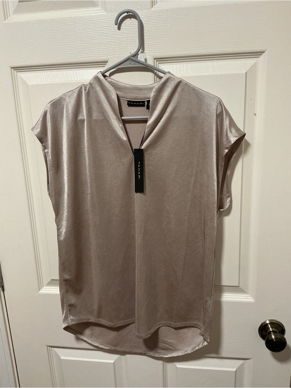NWT Tahari Champagne Shimmer Split-Neck Cap Sleeve Blouse Top Medium